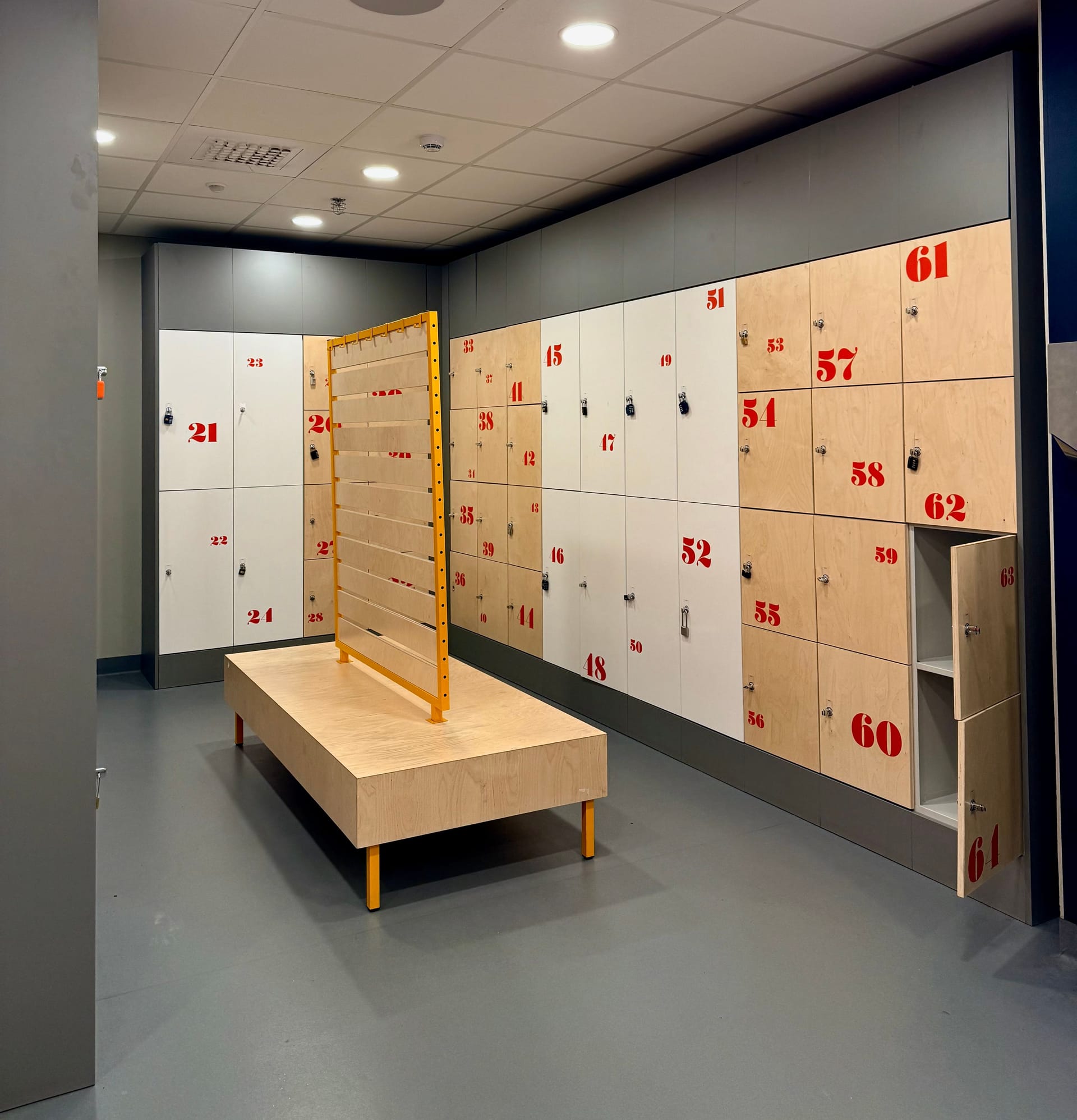 Garderobe med dusj